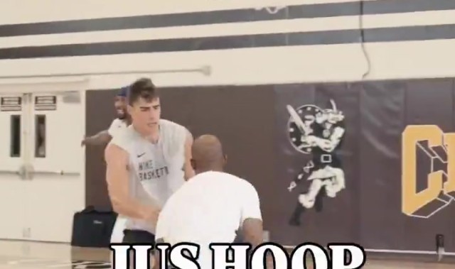 保罗携手亨德森小乔丹领衔群星激战 全能控卫突破远投尽显统治力